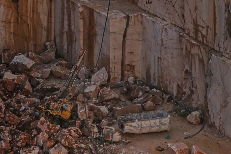 Imagens aéreas mostram tamanho da pedreira de Borba