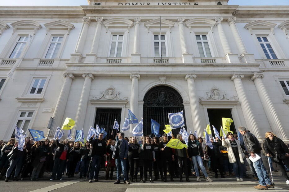 Funcionários judiciais de Braga fazem 