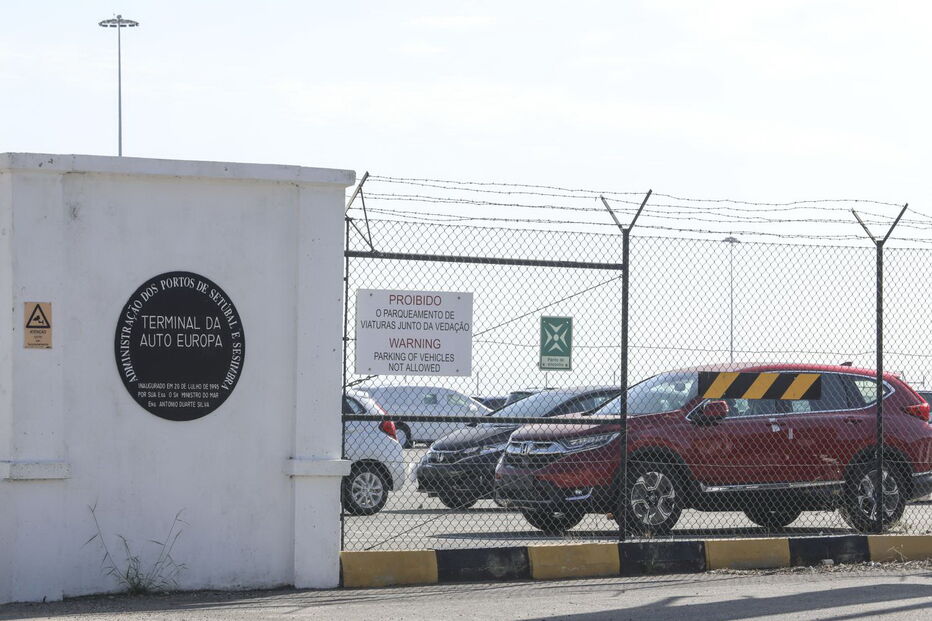 Carros da Volkswagen no Porto de Setúbal 