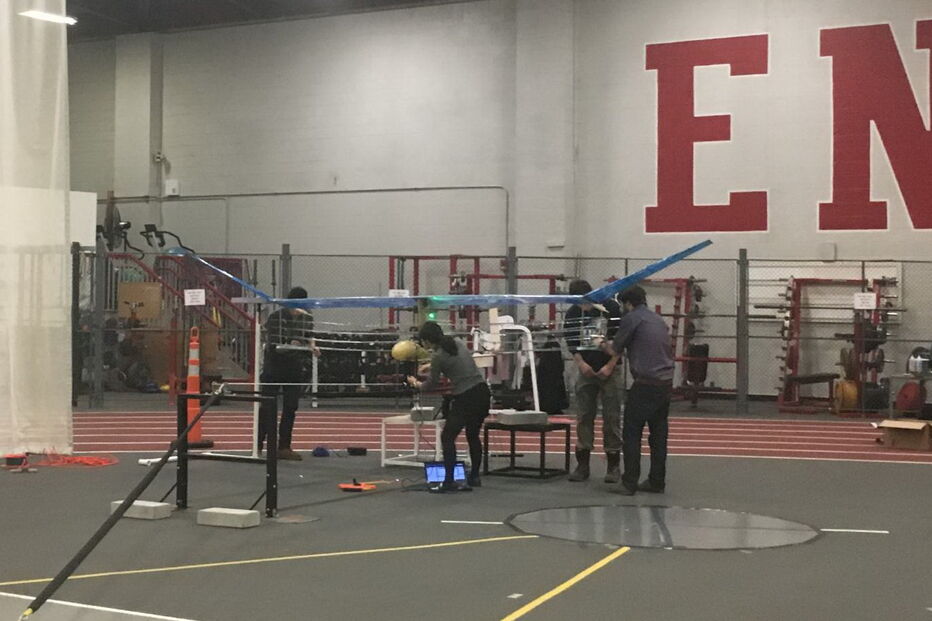 Cientistas fazem voar pequeno avião movido a 