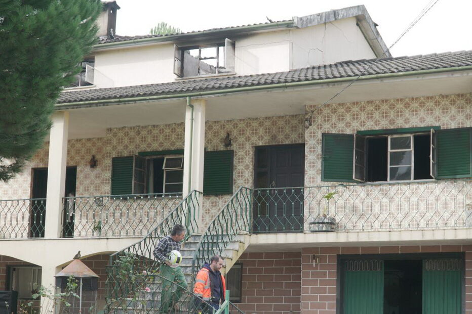 Fogo destrói casa em Pombal