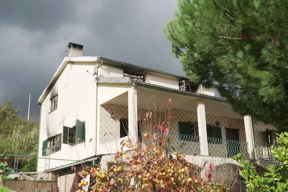 Fogo destrói casa em Pombal