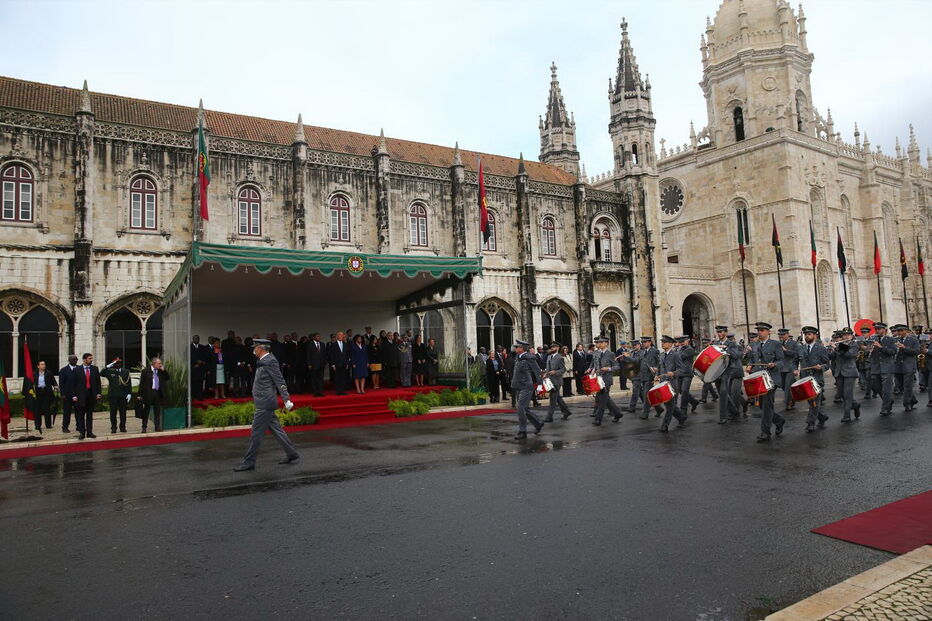 Presidente de Angola já está em Lisboa para visita oficial