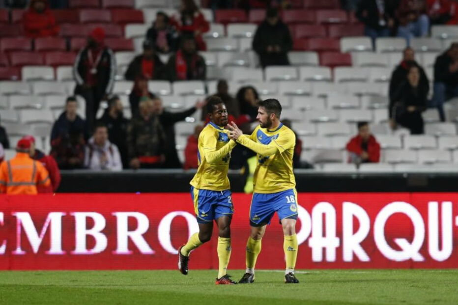 Bukia e Didi celebra golo do Arouca ao Benfica