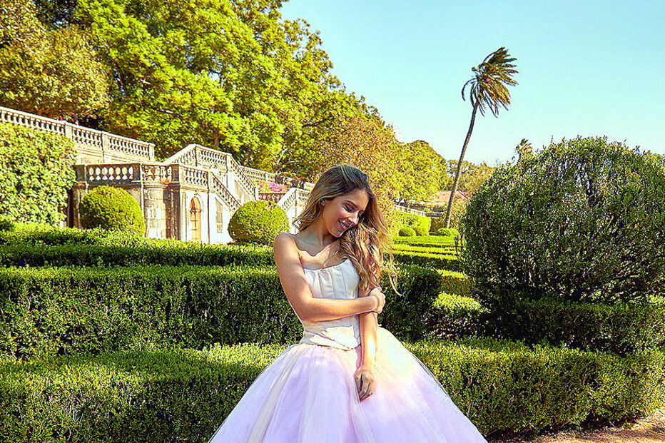 Sara Carreira protagoniza catálogo de noivas