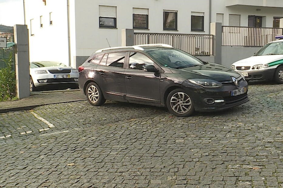 Inspetores da Polícia Judiciária estiveram no Destacamento da GNR e nas residências dos quatro visados