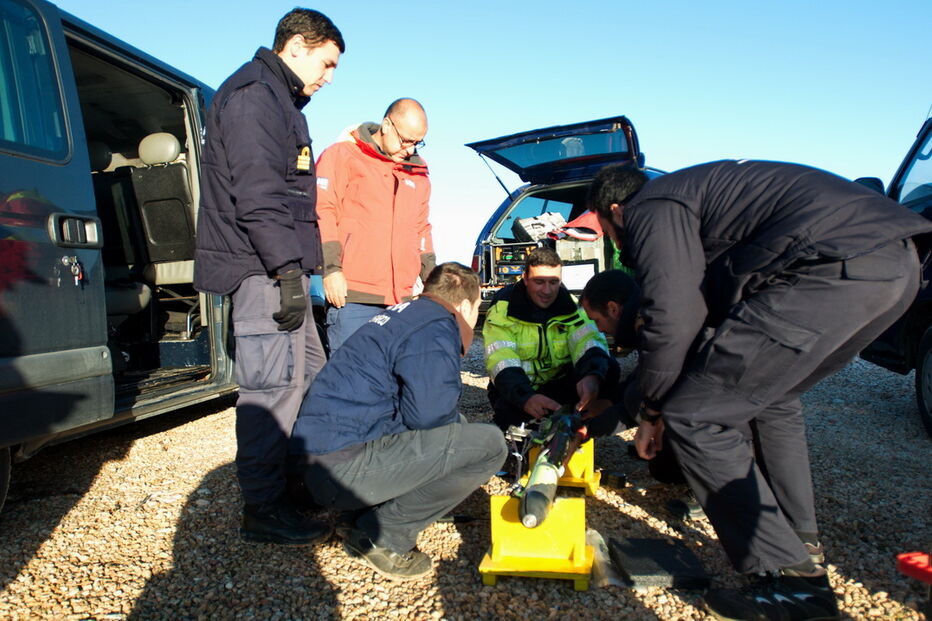 Marinha Portuguesa realiza operações de resgate em pedreira de Borba