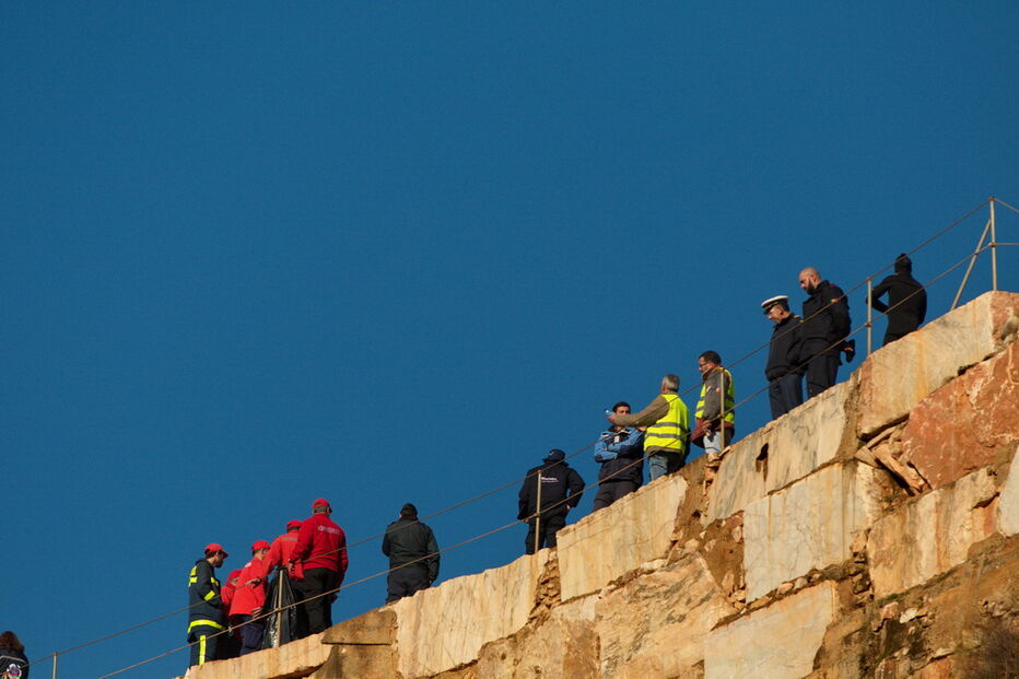 Marinha Portuguesa realiza operações de resgate em pedreira de Borba