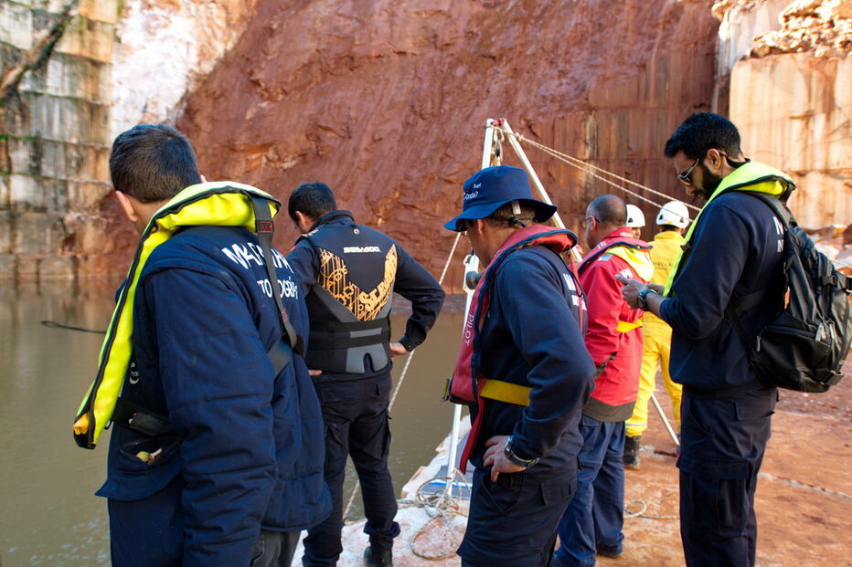 Marinha Portuguesa realiza operações de resgate em pedreira de Borba