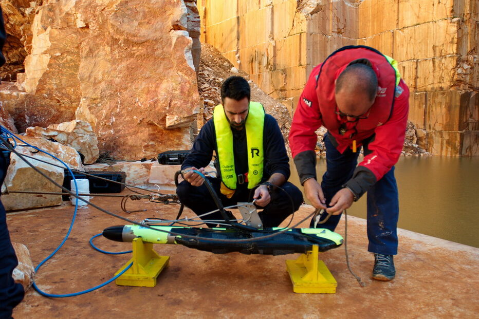 Marinha Portuguesa realiza operações de resgate em pedreira de Borba