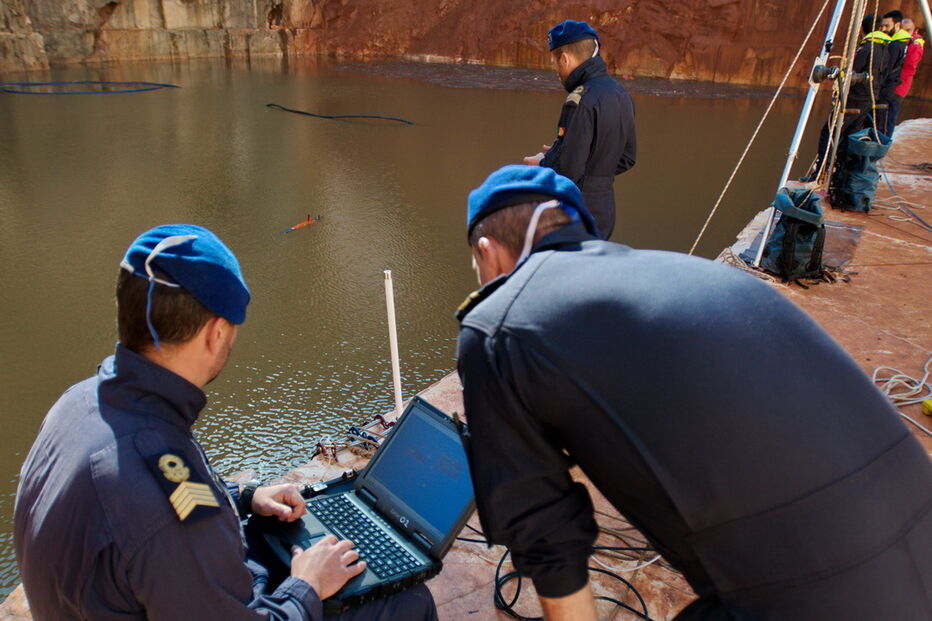 Marinha Portuguesa realiza operações de resgate em pedreira de Borba