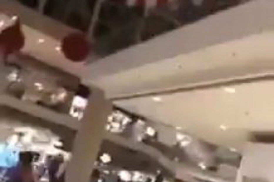 Homem morre em tiroteio entre clientes e polícia durante 'Black Friday' 