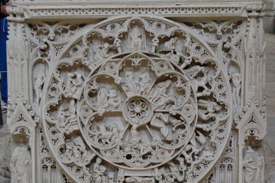 Roda da vida no túmulo de D. Pedro I