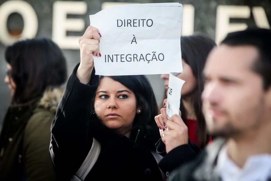 Trabalhadores precários juntaram-se frente à RTP para protestar contra as condições de trabalho