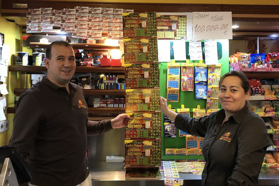 Proprietários contentes com prémio que deram a casal 