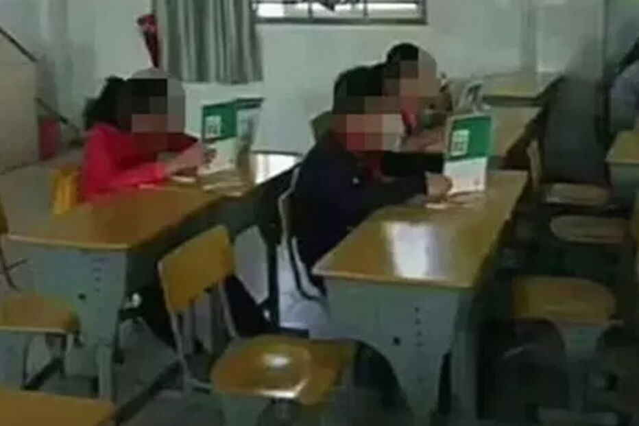 Professor isola menino com cancro para 