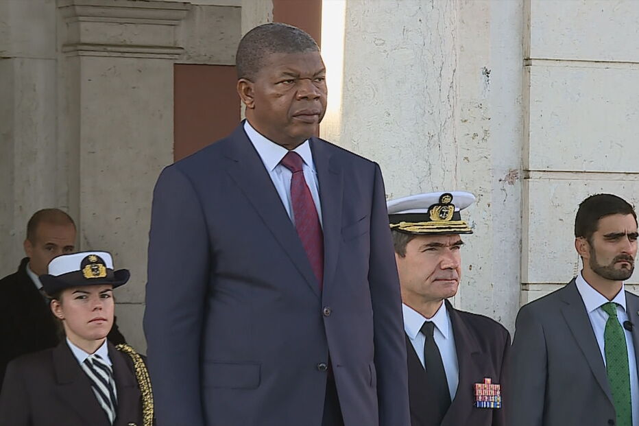 João Lourenço termina visita de Estado com deslocação à Base Naval em Lisboa