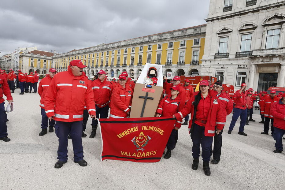 Bombeiros manifestam-se em Lisboa
