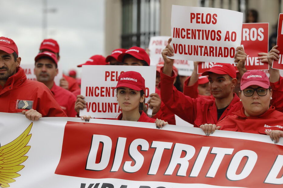 Bombeiros manifestam-se em Lisboa