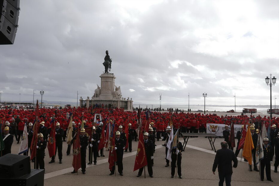 Bombeiros manifestam-se em Lisboa