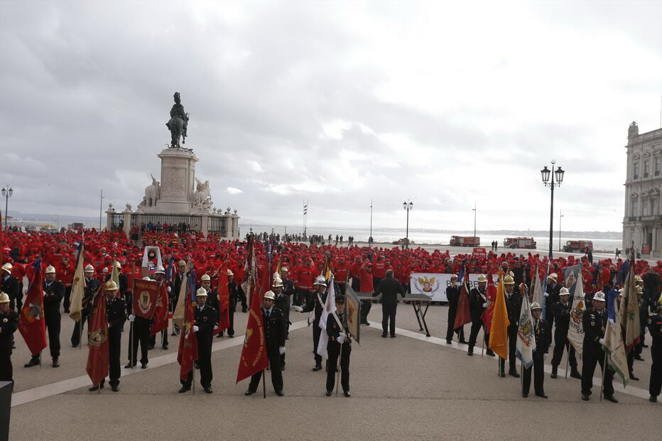 Bombeiros manifestam-se em Lisboa
