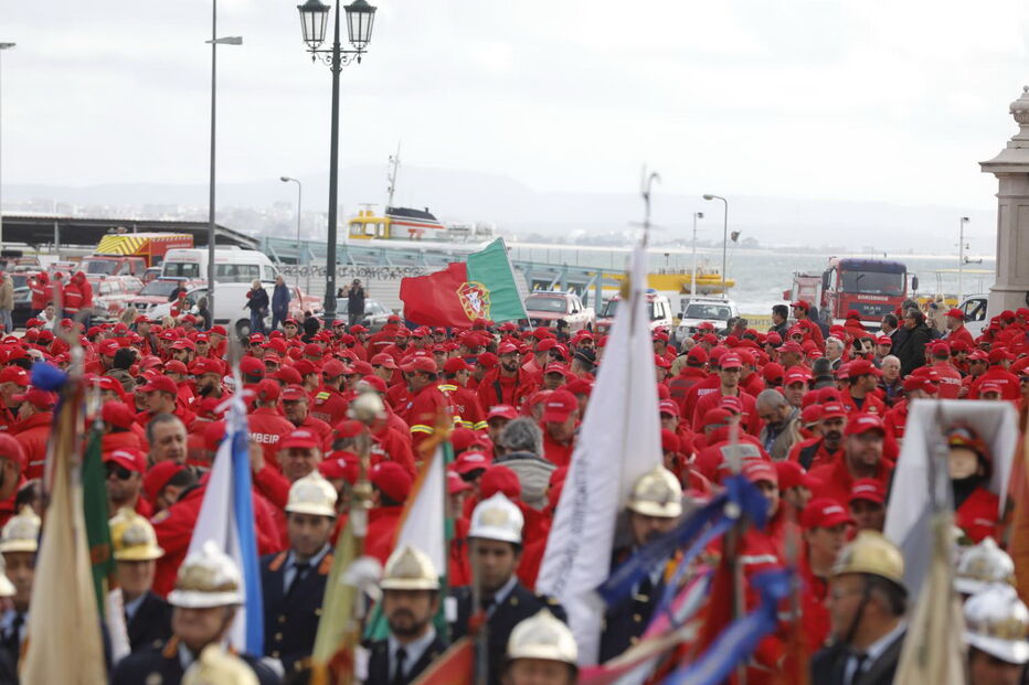 Bombeiros manifestam-se em Lisboa