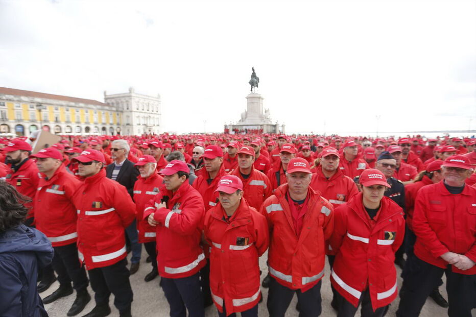 Bombeiros manifestam-se em Lisboa