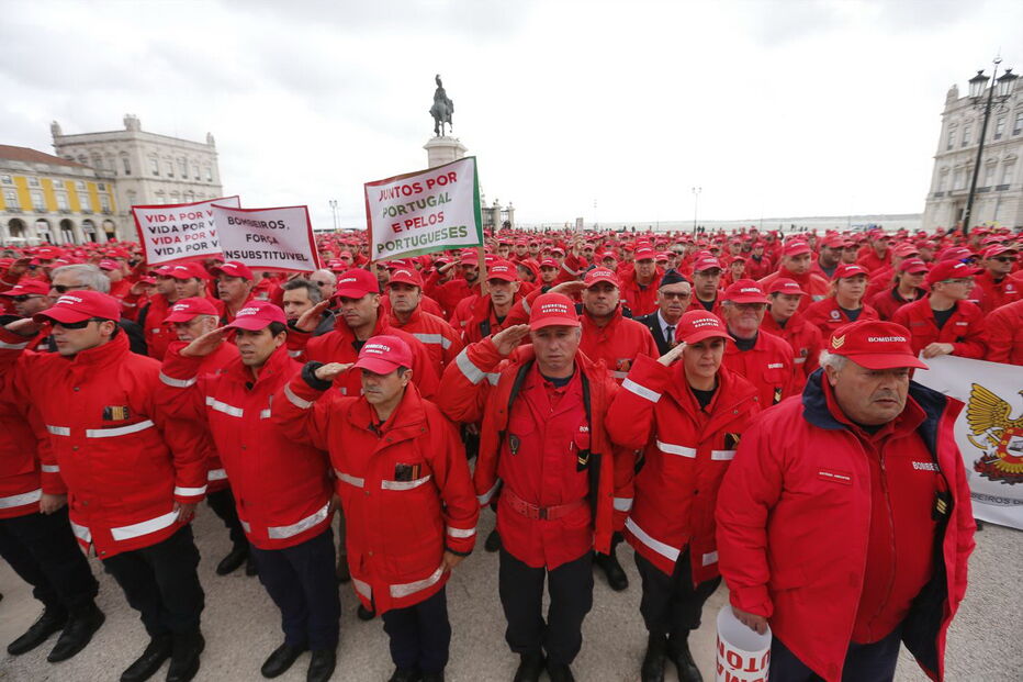 Bombeiros manifestam-se em Lisboa