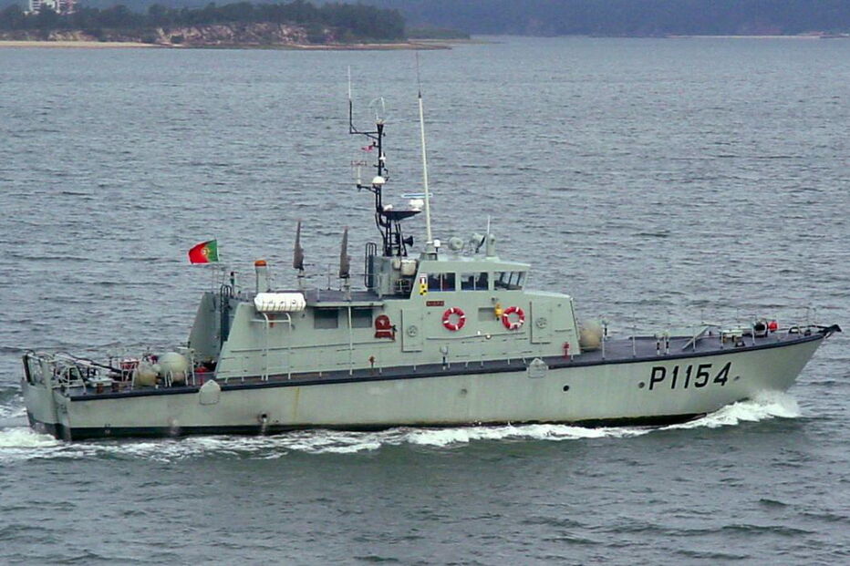 O barco da Marinha fragata 'NRP Hidra'.