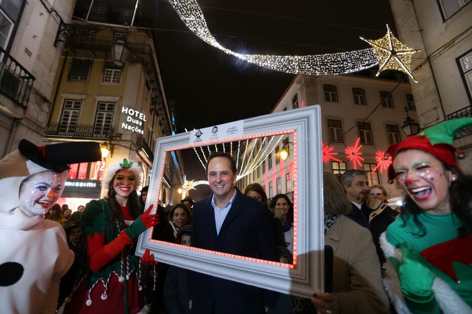 Lisboa inaugura iluminação de Natal
