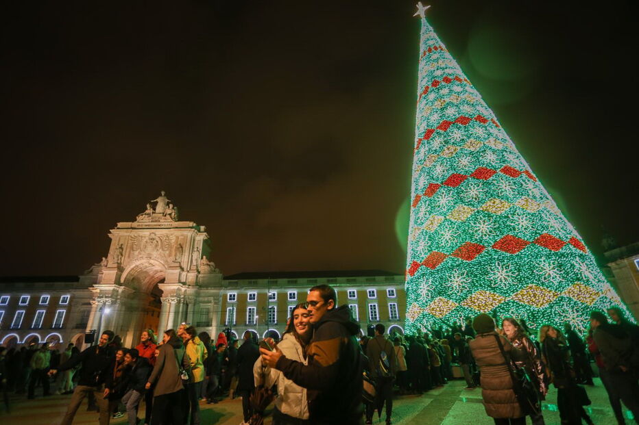 Lisboa inaugura iluminação de Natal