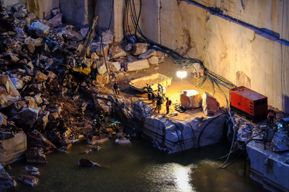 Sexto dia de buscas na pedreira de Borba