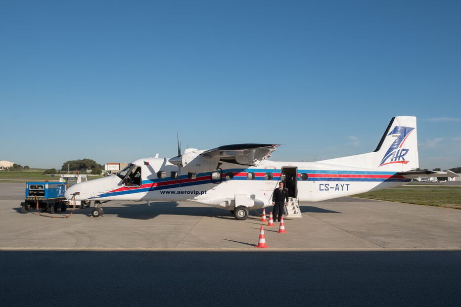 Ligação aérea Portimão-Bragança