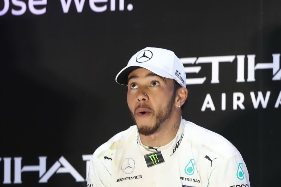 Hamilton fecha época de Fórmula 1 com triunfo na despedida de Alonso