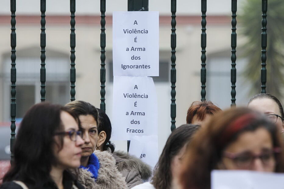 Protestos na EB 2,3 Mário de Sá Carneiro, em Camarate, Loures