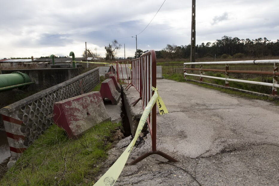 Pontão em risco de ruir cortado ao trânsito na Marinha Grande
