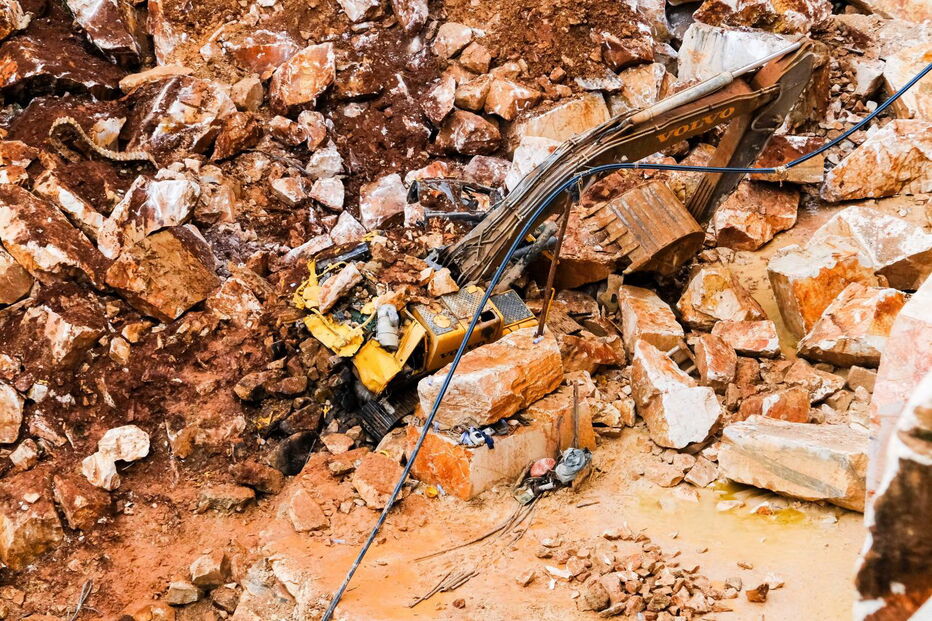 Buscas continuam em Borba para localizar corpos dos restantes desaparecidos na pedreira