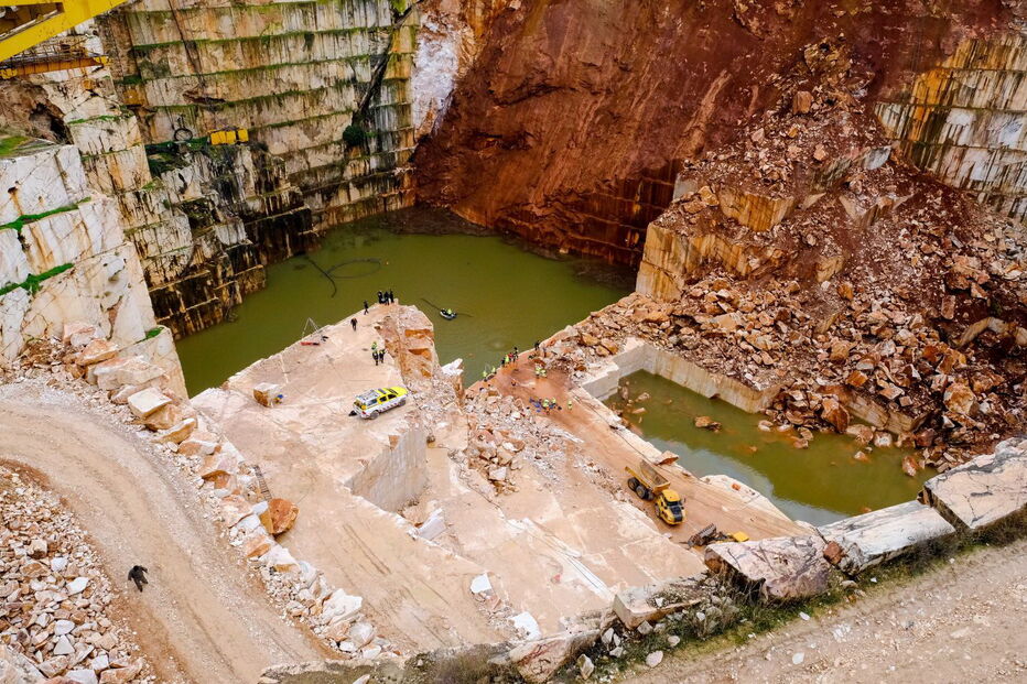 Buscas continuam em Borba para localizar corpos dos restantes desaparecidos na pedreira