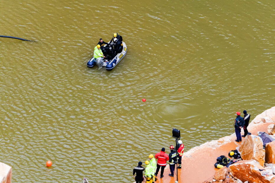 Buscas continuam em Borba para localizar corpos dos restantes desaparecidos na pedreira
