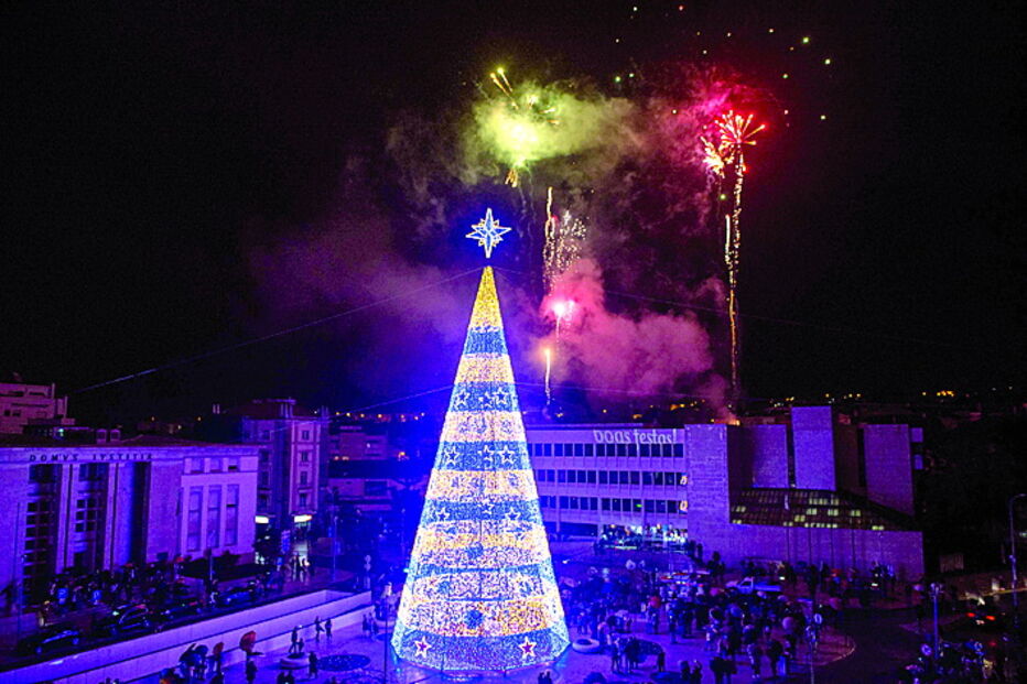 Árvore com 33 metros é atração do Natal nas Caldas da Rainha