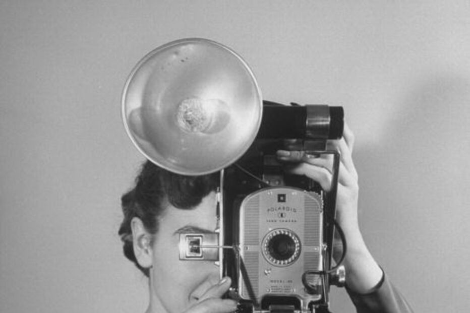 Polaroid celebra hoje 70 anos desde o lançamento da primeira máquina fotográfica