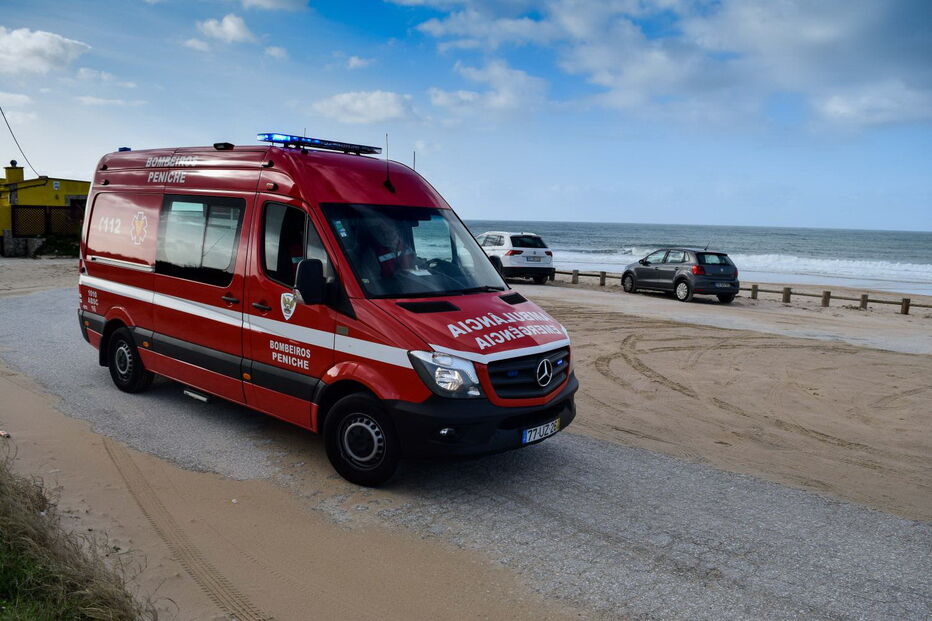 Surfista morre em mar revolto em Peniche