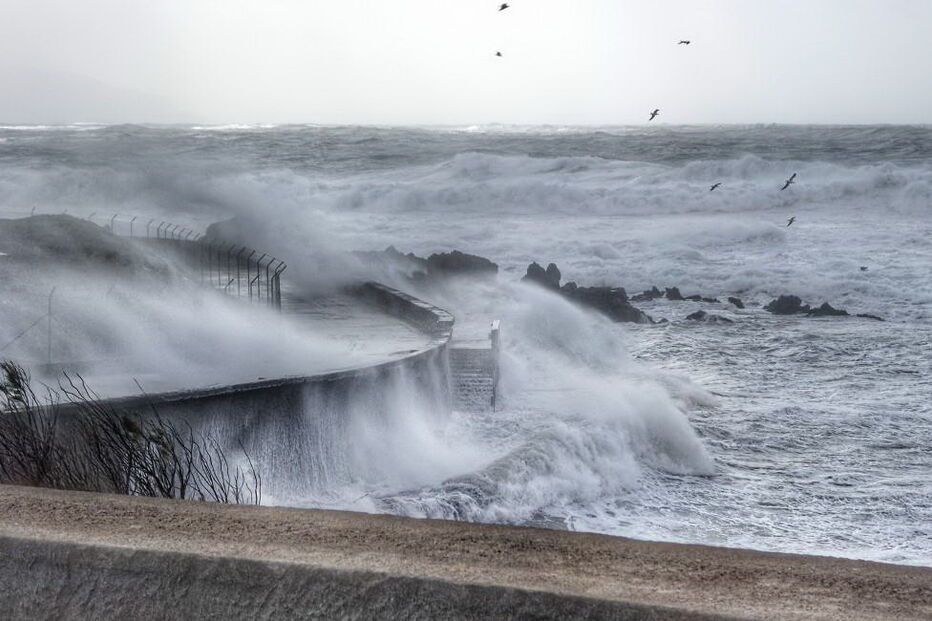 Ondas na Ilha do Corvo