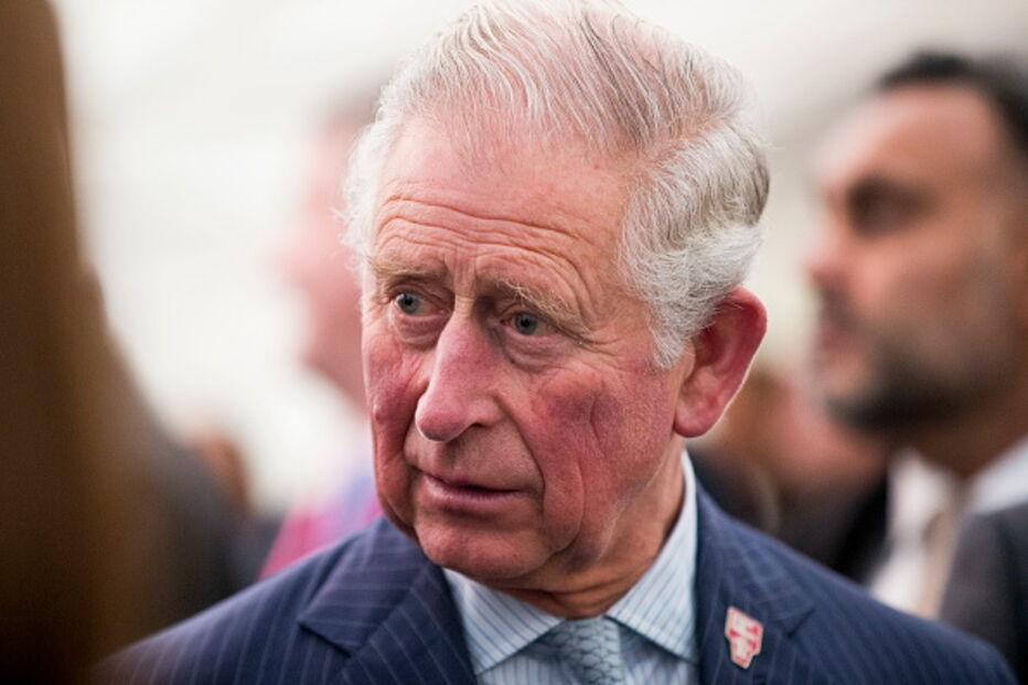 Príncipe Carlos faz piada sobre relação com os netos