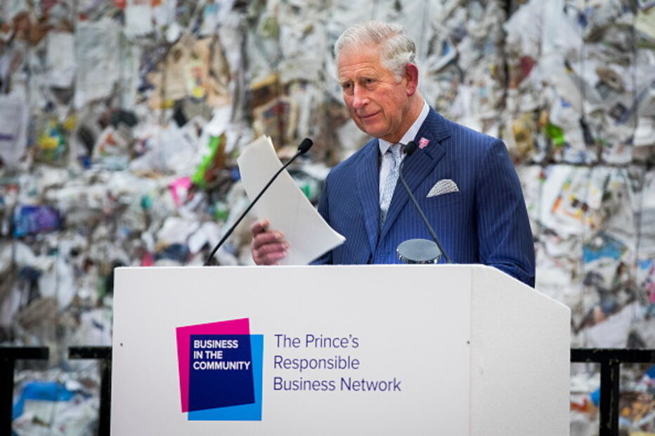 Príncipe Carlos faz piada sobre relação com os netos