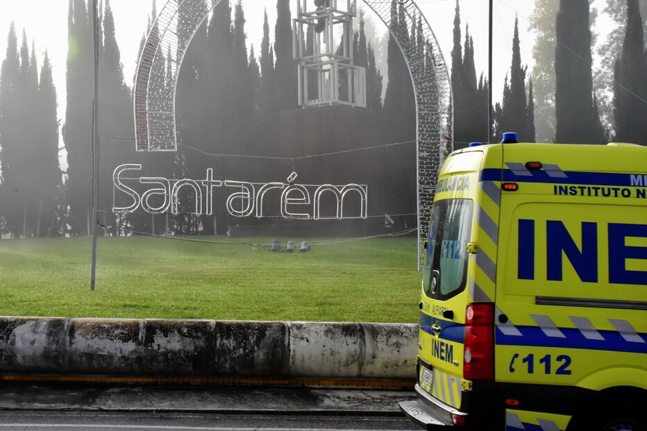 Parte da iluminação foi furtada 