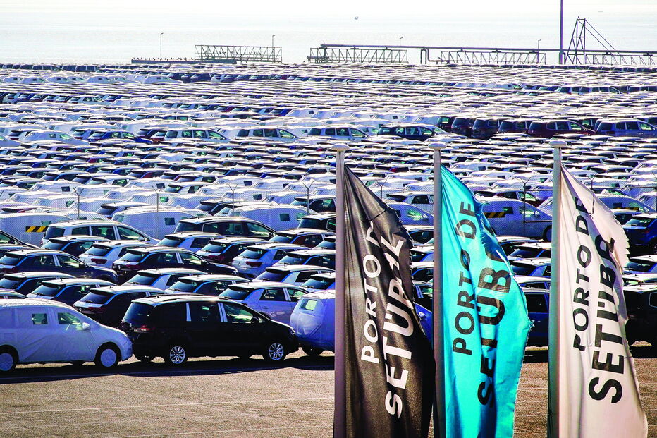 Autoeuropa tentou escoar veículos através do porto de Setúbal mas a paralisação dos estivadores impediu o carregamento eficaz do navio