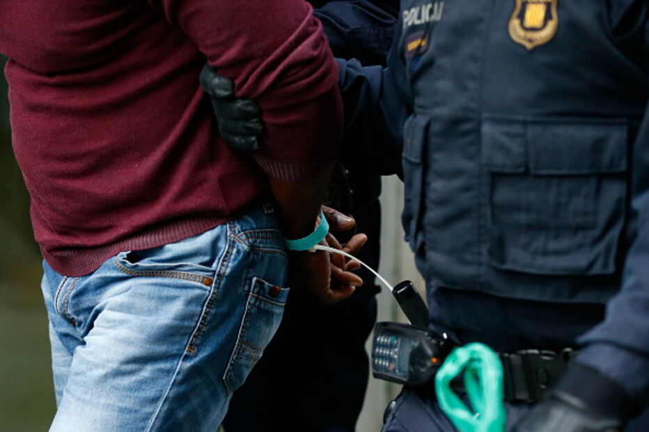 Suspeito detido pelos Mossos d'Esquadra, a polícia da Catalunha
