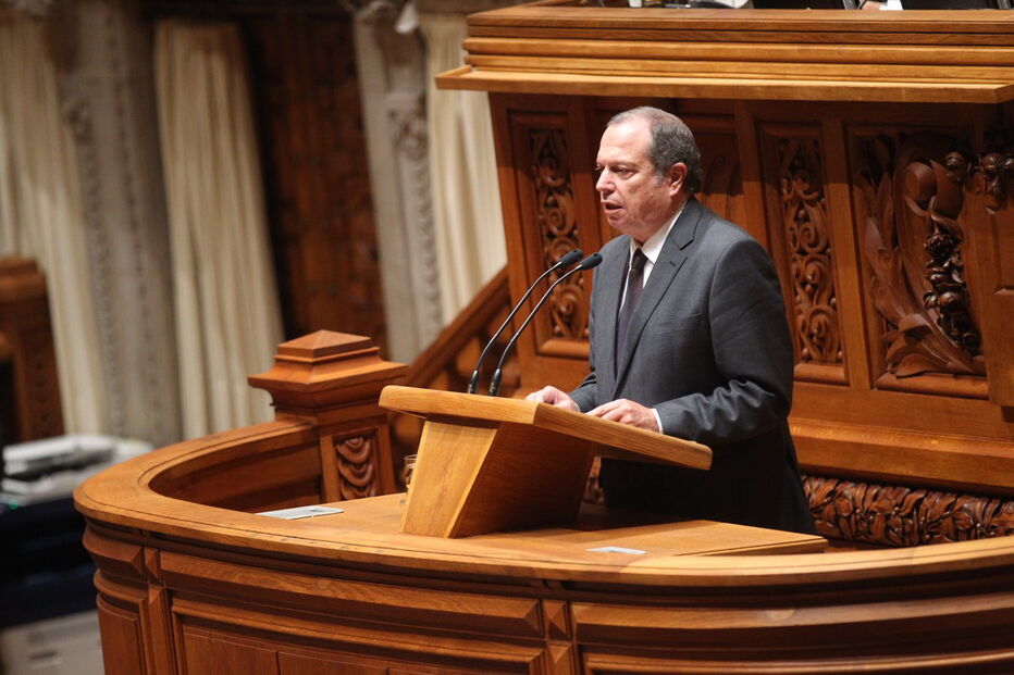 Carlos César