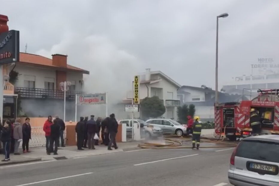 Incêndio deflagra em restaurante na Póvoa de Varzim